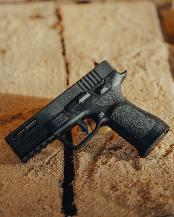 NINE 9MM STANDARD BLACK - Image 2